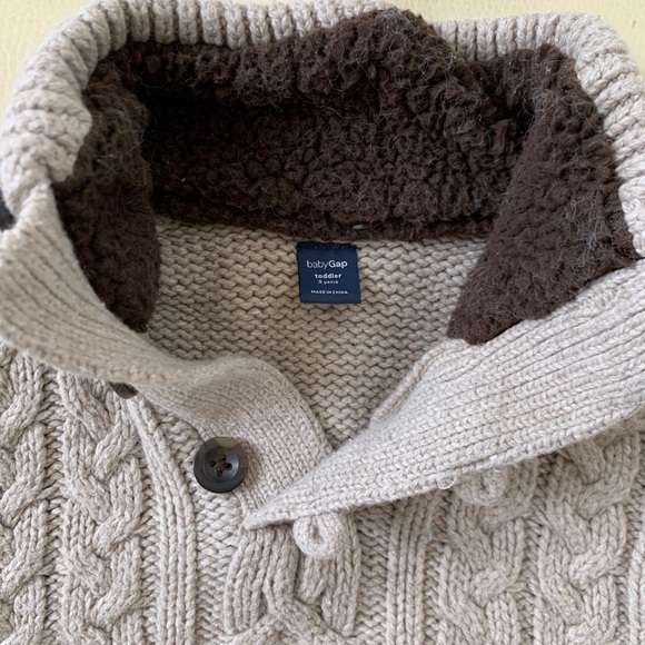 Sweater - Picture 3 of 4